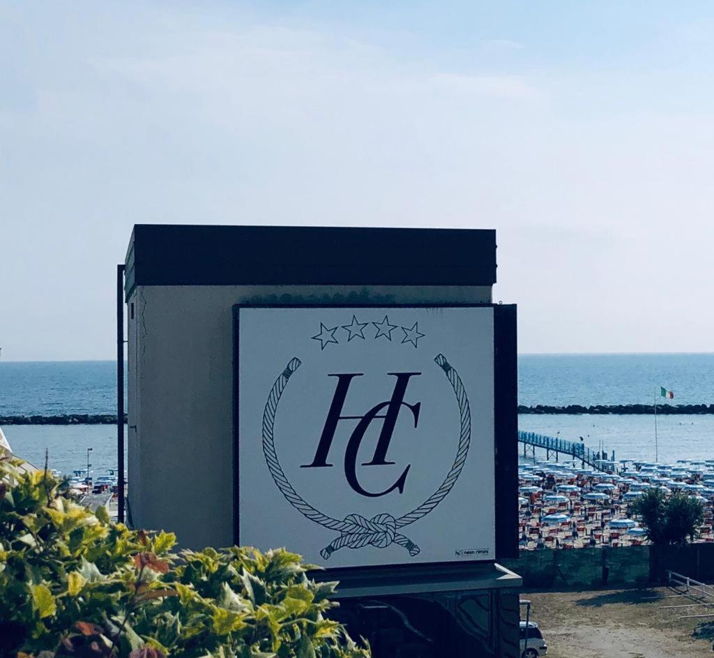 Hotel Capitol San Mauro Mare Buitenkant foto