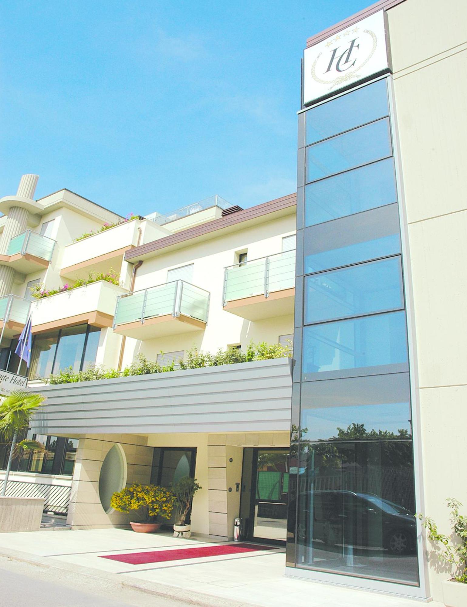 Hotel Capitol San Mauro Mare Buitenkant foto